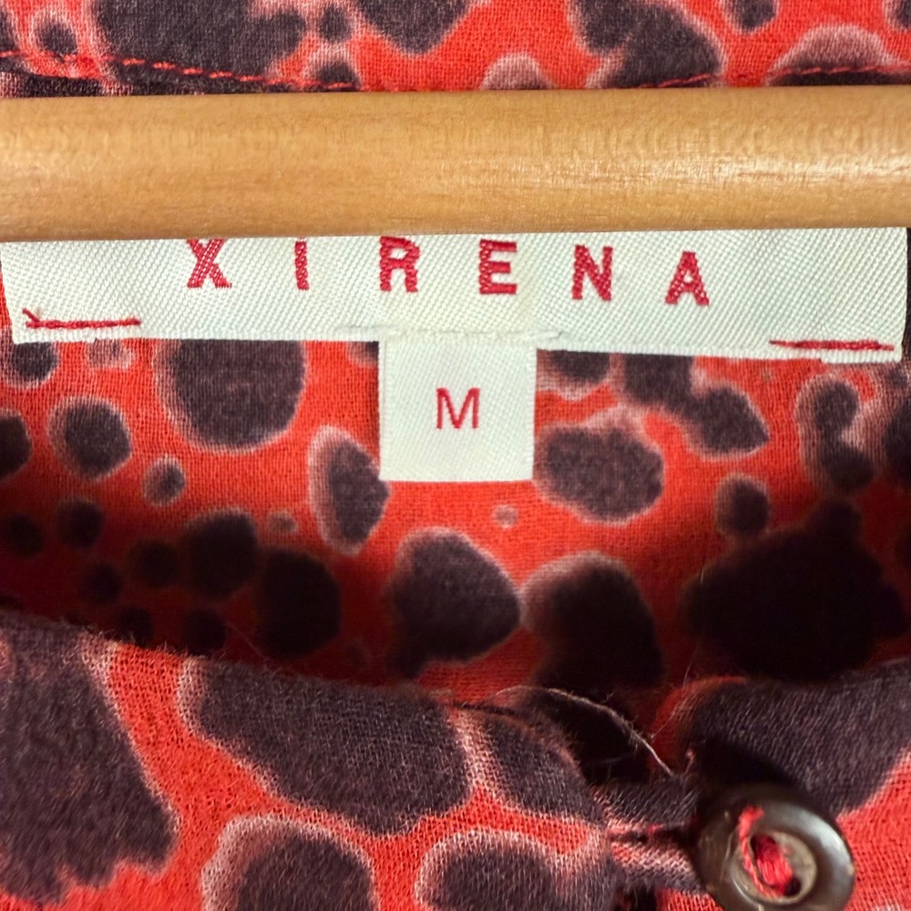 Xirena Scarlet Blouse Women Size M Red Black Animal Print Cotton Ruffle Office - Picture 3 of 8